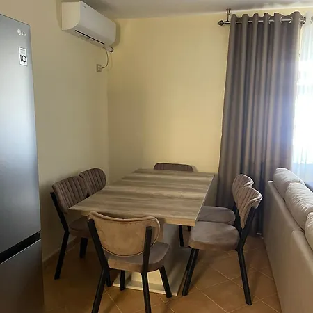 Apartamentagollitirana * Τίρανα