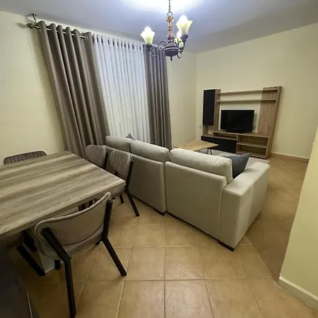 Apartamentagollitirana Апартаменты Тирана